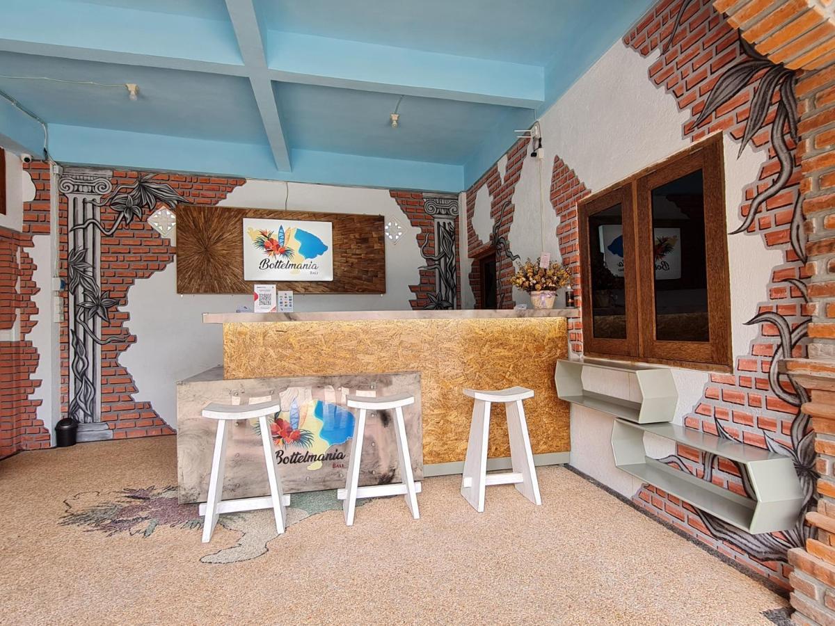 Hotel Bottelmania à Lovina Beach Extérieur photo