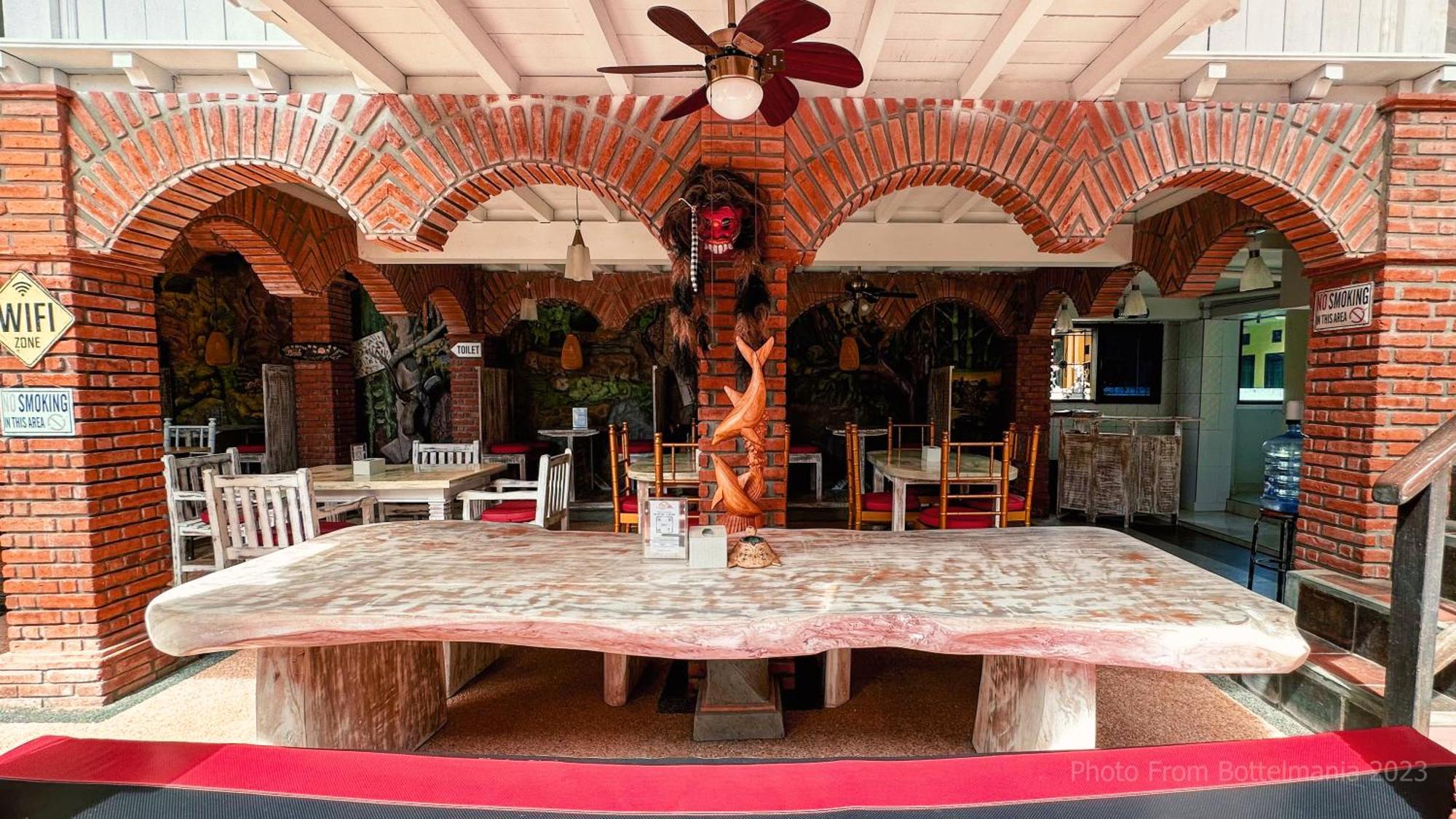 Hotel Bottelmania à Lovina Beach Extérieur photo