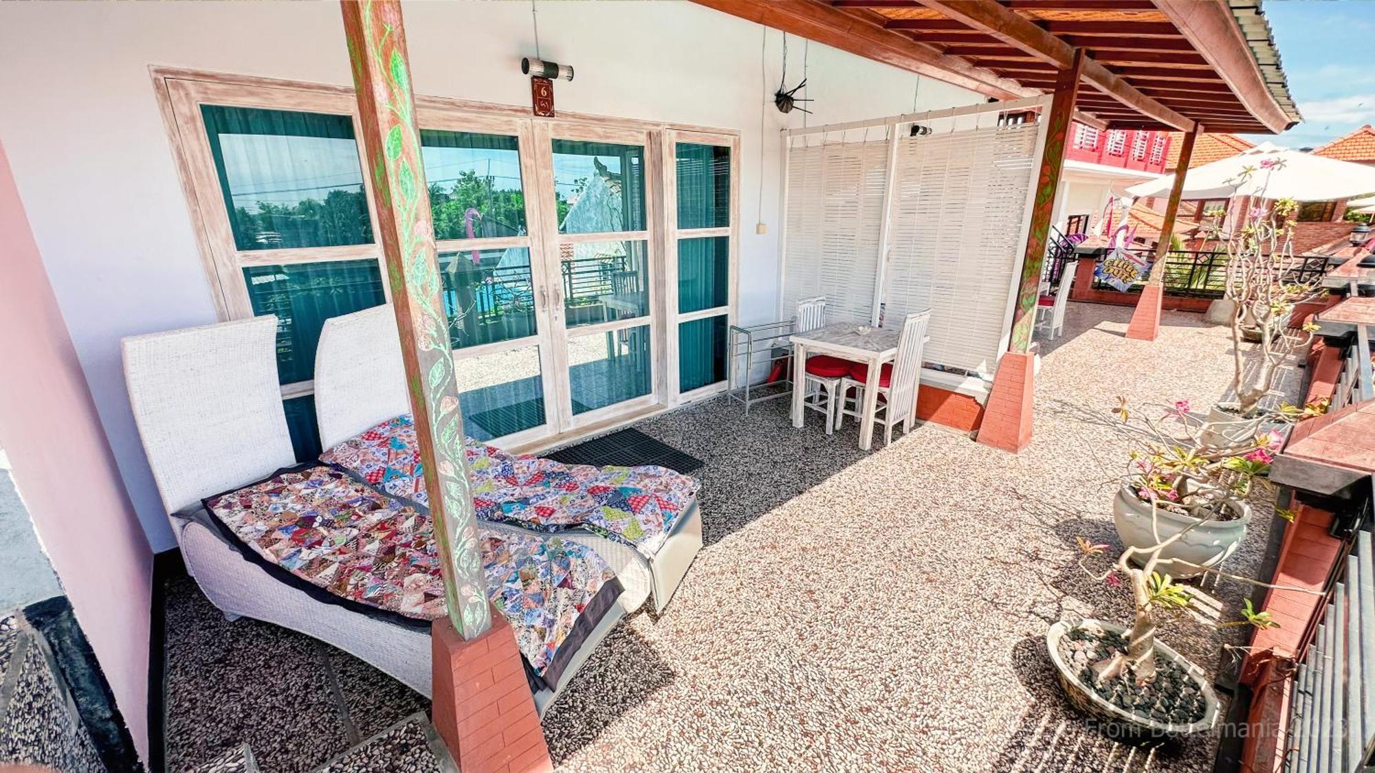 Hotel Bottelmania à Lovina Beach Extérieur photo