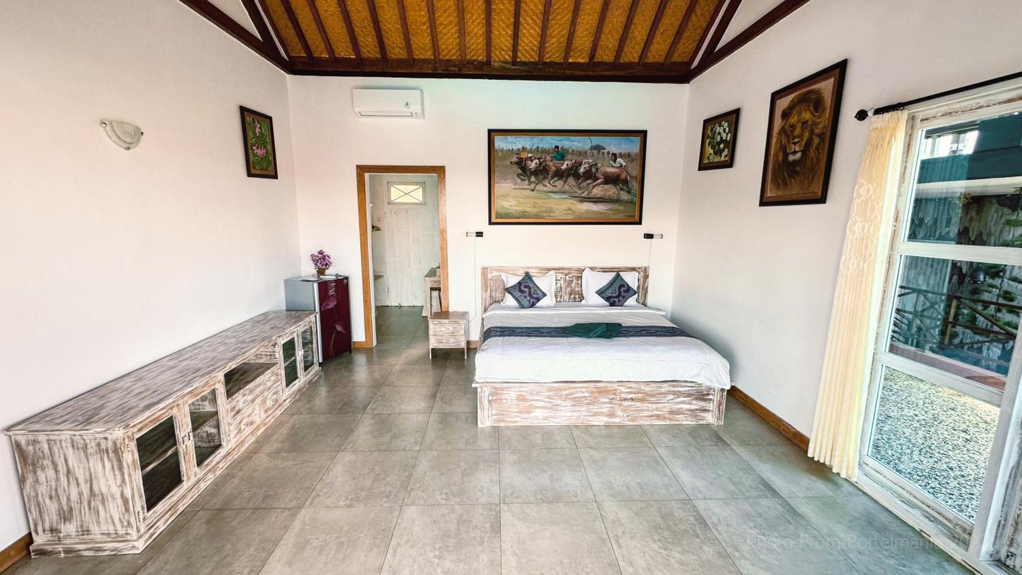 Hotel Bottelmania à Lovina Beach Extérieur photo